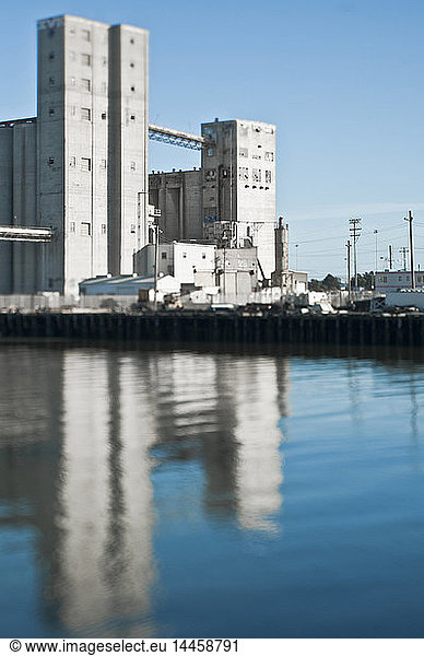 Grain Transfer Facility at a Seaport