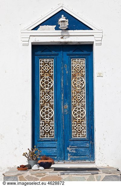 Griechenland  Kykladen  Thira  Santorini  Fira  Geschlossene alte Tür