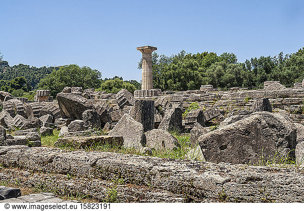 Griechenland  Olympia  Ruinen des antiken Zeustempels