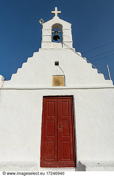 Griechenland  Südliche Ägäis  Horta  Eingangstür der alten weißgetünchten Kirche