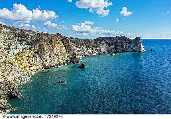 Griechenland  Santorin  Klippen am blauen Meer
