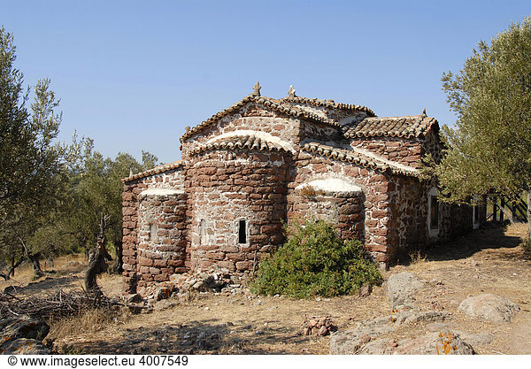 Griechisch-orthodoxes Christentum frühchristliche dreischiffige Basilika Agios Stefanos im Olivenhain Lesbos Ägäis Griechenland Europa