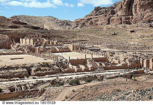 Großer Tempel  Archäologischer Park Petra  Felsenstadt Petra  Jordanien  Kleinasien  Asien