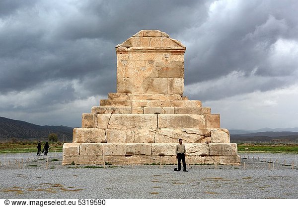 groß  großes  großer  große  großen  UNESCO-Welterbe  Jahrhundert  Iran  Grabmal