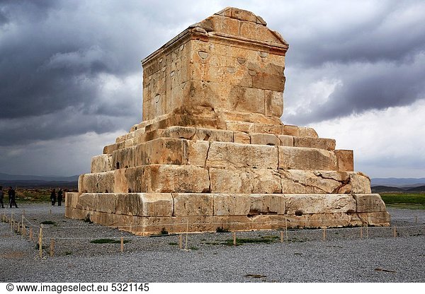 groß  großes  großer  große  großen  UNESCO-Welterbe  Jahrhundert  Iran  Grabmal