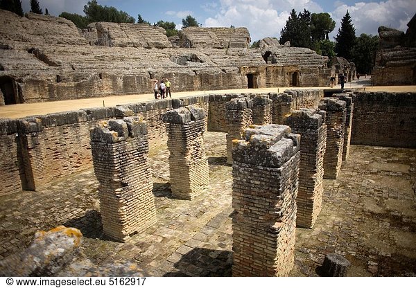 Großstadt  Ruine  Provinz Sevilla  Amphitheater  antik  Andalusien  Zeche  römisch  Spanien