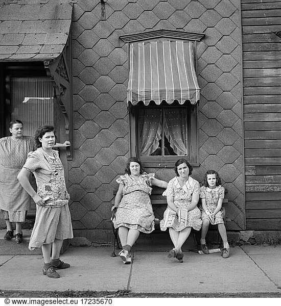 Group of Women and Young Girl  Upper Mauch Chunk  Pennsylvania  USA  Jack Delano  U.S. Farm Security Administration  April 1940