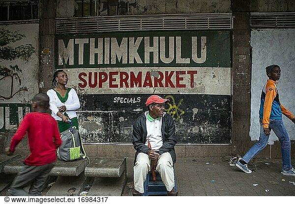 Gruppe afrikanischer Menschen in Johannesburg CBD  Südafrika