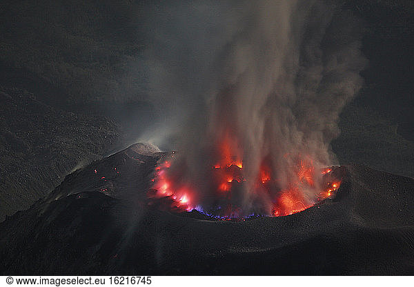 Guatemala  Ausbruch des Vulkans Santiaguito