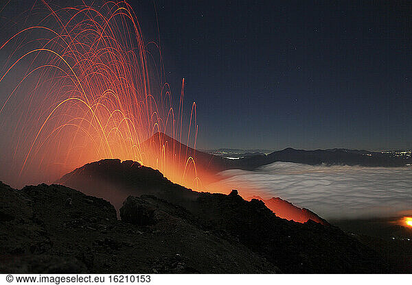 Guatemala  Pacaya volcano  Strombolian eruption