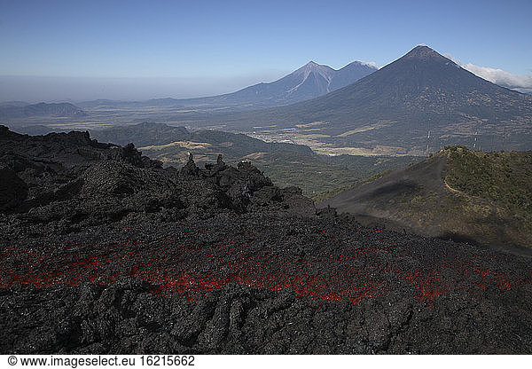 Guatemala  Pacaya-Vulkan  Lavastrom