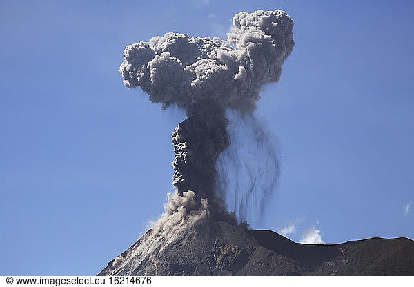Guatemala  Vulkan Fuego  Ascheeruption