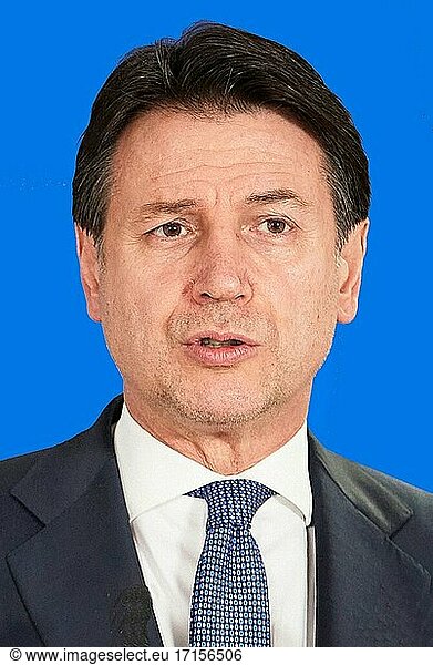 Guiseppe Conte - *08. 08. 1964: Unabhängiger italienischer Politiker  Universitätsprofessor  Jurist und Ministerpräsident von Italien von 2018 bis 2021 - Italien.