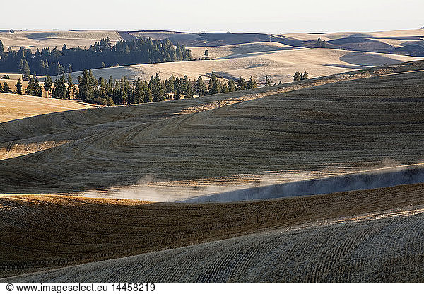 Hügelige ländliche Landschaft  Palouse  Washington  Vereinigte Staaten