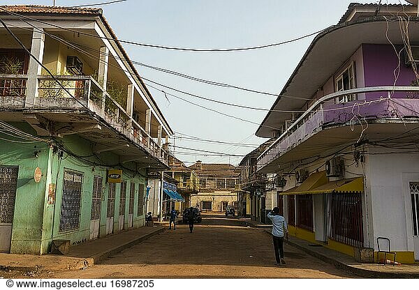 Häuser  Alte verfallene portugiesische Architektur  Bissau  Guinea-Bissau  Afrika