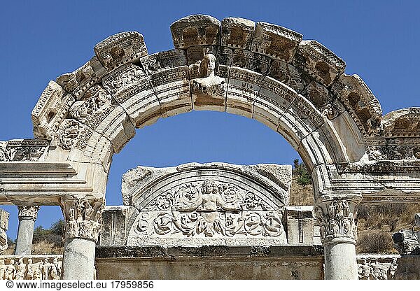 Hadrianstempel  Ephesus  Izmir  Türkei  Asien