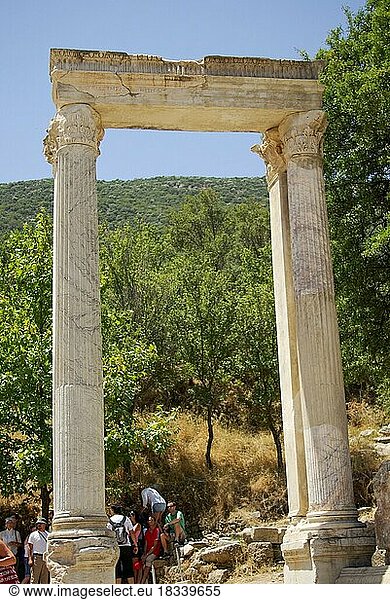 Hadrianstor in Ephesus  Türkei  Asien