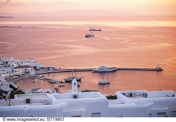 Hafen der Stadt Mykonos  Griechenland