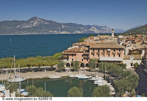 Hafen  Europa  Palast  Schloß  Schlösser  Stadt  Italien  Ansicht  Gardasee  Venetien