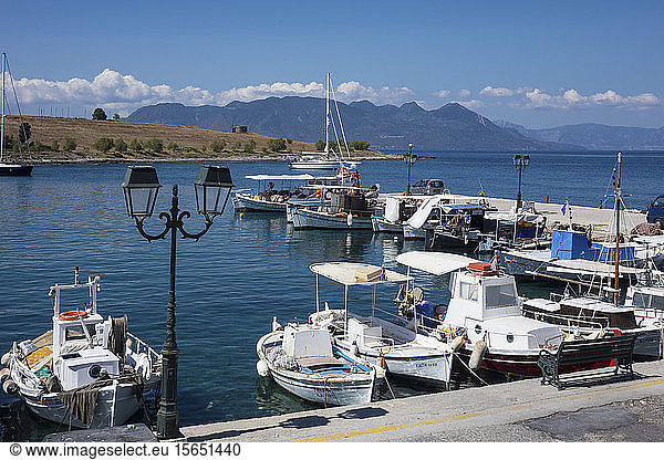Hafen  Perdika Aegina  Saronische Inseln  Griechische Inseln  Griechenland
