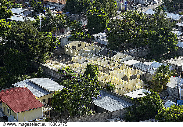 Haiti  Port-au-Prince  Reconstruction of a school with the help of an aid organisation
