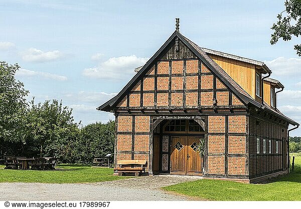 Half-timbered house  Tonnenheide  Rahden  Minden-Lübbecke  Ostwestfalen-Lippe  North Rhine-Westphalia  Germany  Europe