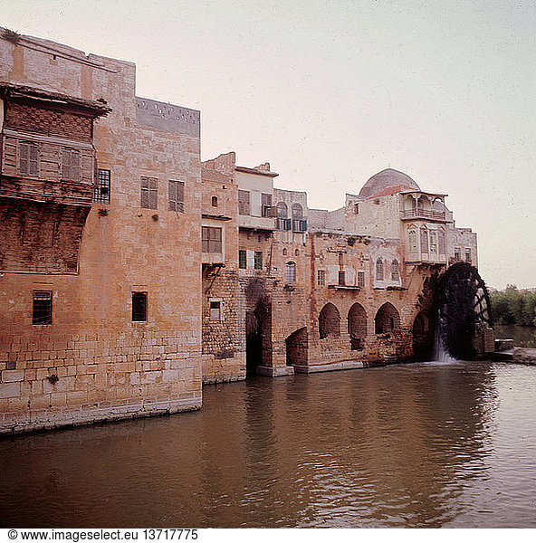 Hama  Ansicht des Wasserrads und des Staudamms. Römisch & islamisch. In Gebrauch seit der Römerzeit. Hama  Syrien.