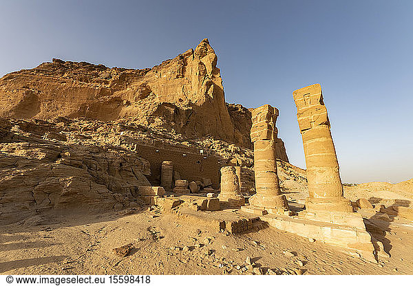 Hathor-Säulen des Tempels der Mut (Tempel B300) Berg Jebel Barkal; Karima Nordstaat Sudan