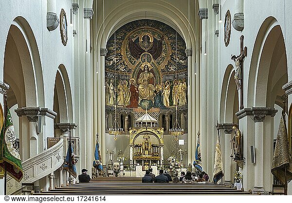 Hauptaltar  katholische Pfarrkirche St. Anna im Lehel  errichtet 1887?1892  neuromanisch  München  Oberbayern  Bayern  Deutschland  Europa