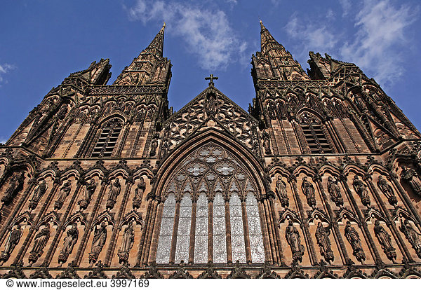 Hauptfassade der gotischen Kathedrale  Detail  Lichfield  England  Europa