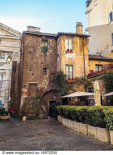 Hausbau in der Nähe des Portico d'Ottavia im Ghetto - Rom  Italien