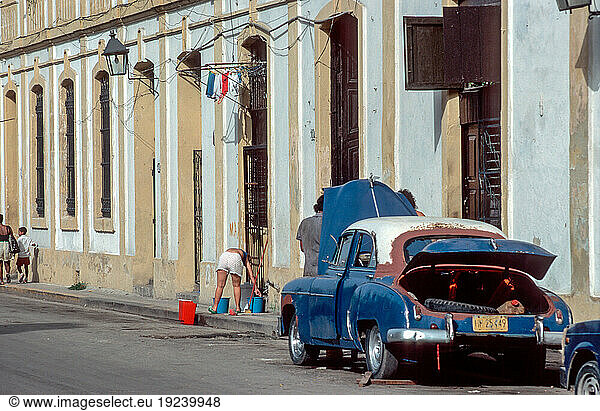 Havana  street scene in the old town.
Havana  March 1998.