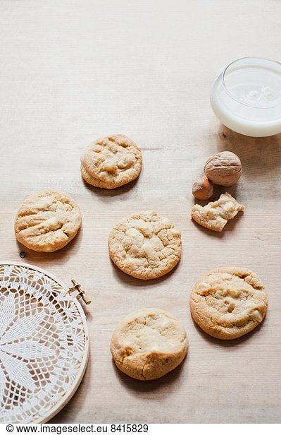 Hazelnut cookies and milk