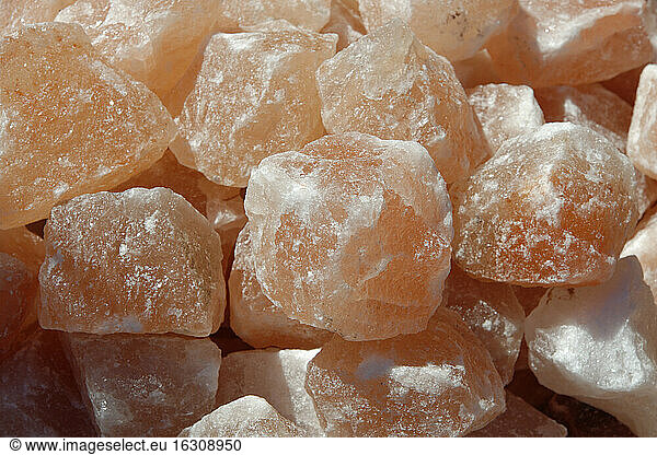 Healing stones Himalayan salt