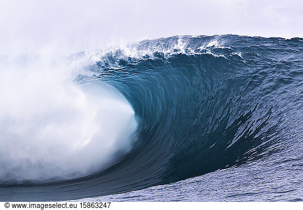 Heavy wave in Papeete Tahiti