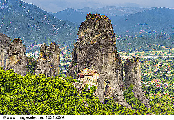 Heiliges Kloster von Rousanou  UNESCO-Weltkulturerbe  Meteora-Klöster  Griechenland  Europa