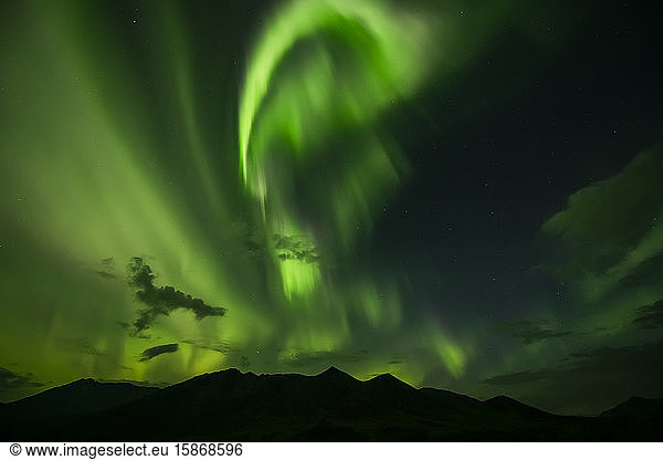 Hell leuchtende Nordlichter; Yukon  Kanada