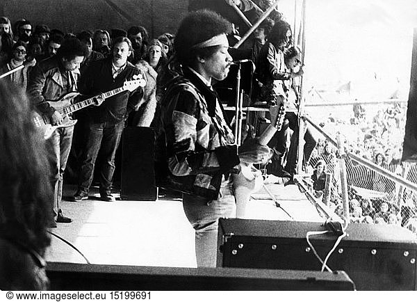 Hendrix  James Marshall 'Jimi'  27.11. 1942 - 18.9.1970  US Musiker  Halbfigur  wÃ¤hrend Konzert bei Open Air Festival auf Ostseeinsel Fehmarn  bei FlÃ¼gge  mit Band 'The Cry of Love'  4.9.1970 Hendrix, James Marshall 'Jimi', 27.11. 1942 - 18.9.1970, US Musiker, Halbfigur, wÃ¤hrend Konzert bei Open Air Festival auf Ostseeinsel Fehmarn, bei FlÃ¼gge, mit Band 'The Cry of Love', 4.9.1970,