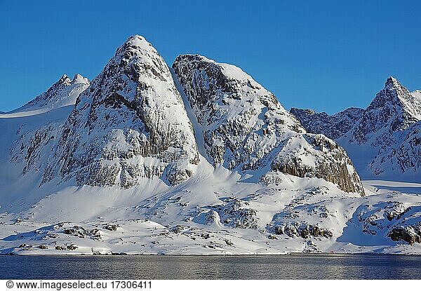 High mountains  untouched winter landscape  helicopter  Kaangamuit  Greenland  Denmark  North America
