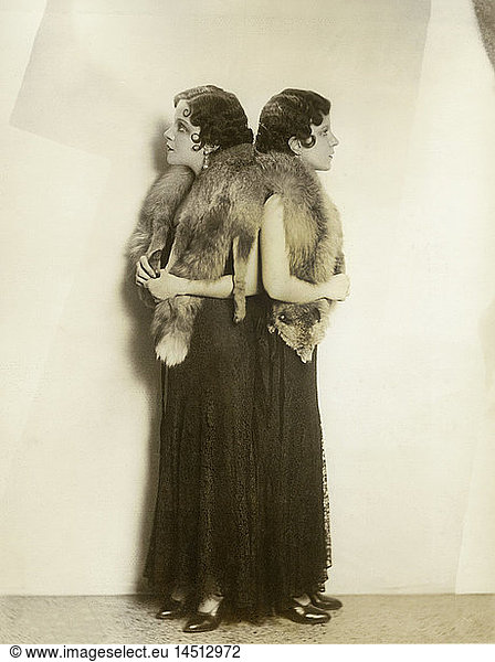 Hilton Twins  Daisy and Violet  Portrait  1932