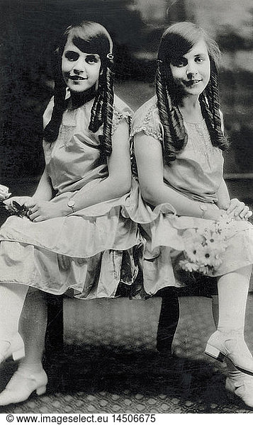 Hilton Twins  Violet and Daisy  Portrait  1924