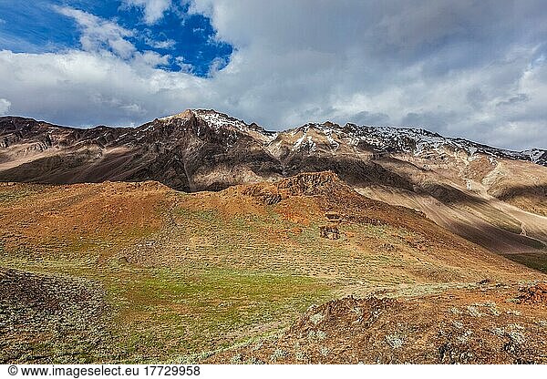 Himalayan landscape in Himalayas along Manali-Leh road. Ladakh  India  Asia