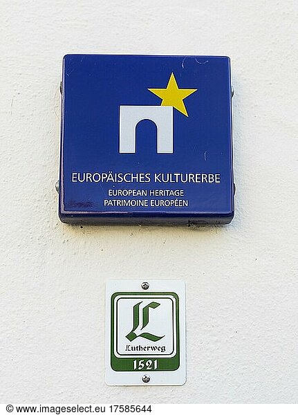 Hinweisschild Europäisches Kulturerbe und Lutherweg am Lutherhaus  Eisenach  Thüringen  Deutschland  Europa