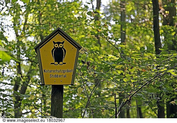 Hinweisschild Naturschutzgebiet Stobbertal  Naturpark Märkische Schweiz  Brandenburg  Deutschland  Naturpark Märkische Schweiz  Europa