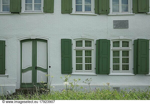 Historical Mozart House with green shutters  Mozart House  Rüsselsheim  Hesse  Germany  Europe