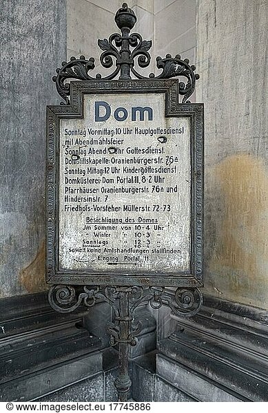 Historisches Hinweisschild am Eingang zum Berliner Dom  Lustgarten  Berlin  Deutschland  Europa