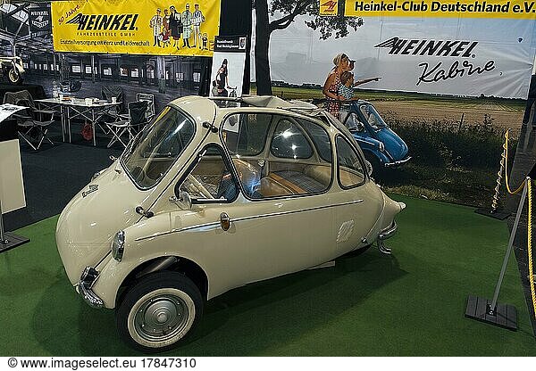 Historisches klassisches Auto Oldtimer Classic Car Heinkel Kabinenroller Baujahr 1956  50er Jahre  Messe Techno Classica  Essen  Nordrhein-Westfalen  Deutschland  Europa