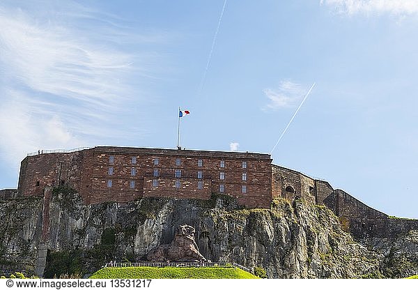 Historisches Museum und Lion de Belfort  Zitadelle  Festung  Belfort  Franche-Comte  Frankreich  Europa