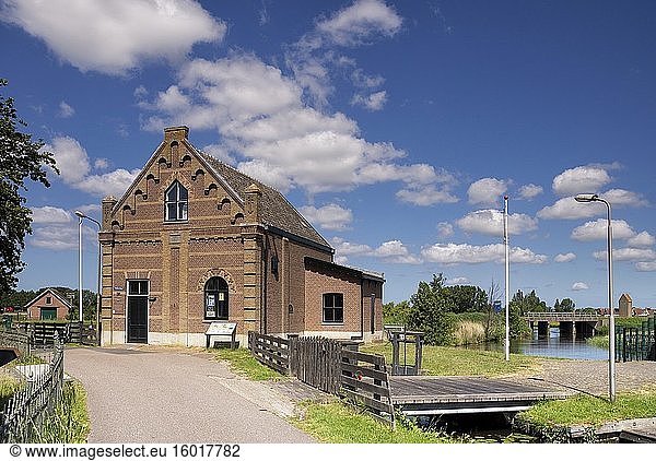 Historisches Pumpwerk Gemaal 1879 bei Akersloot in der niederländischen Provinz Noord-Holland.
