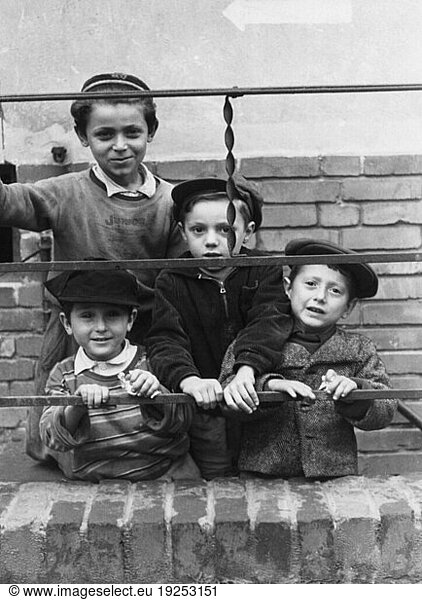 History / Germany / Jews / Post-war Period. Jewish UNRRA camp in Berlin-Tempelhof (UNRRA= United Nations Relief and Rehabilitation Administration) for Displaced Persons: children. Photo  September 1946 (Abraham Pisarek).